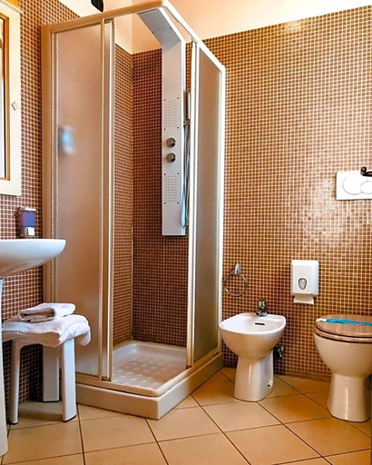 Bathroom 1, Hotelâ villabella, Verona