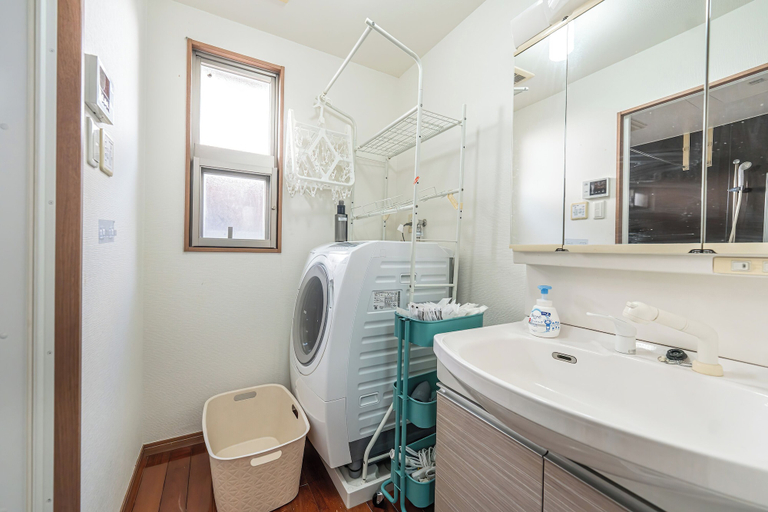 Bathroom 5, Komachi House, Chatan