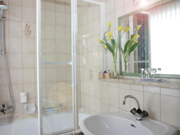 Bathroom 3, Sporthotel Snowwhite, Sankt Johann im Pongau