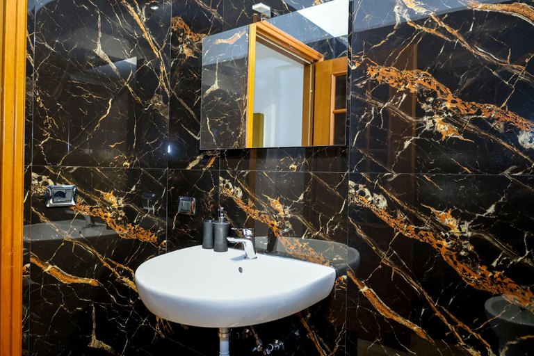 Bathroom 5, villa Elisabetta, Napoli