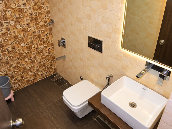 Bathroom 4, Anand Niketan, Hardwar
