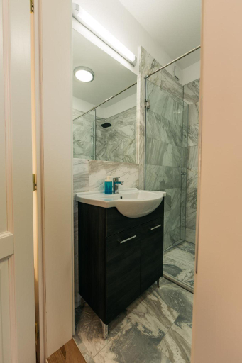 Bathroom 3, Yellowboot Aparthotel, Sibiu