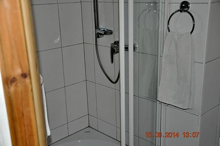 Bathroom 4, Gasthof Zur Post, Siegen-Wittgenstein