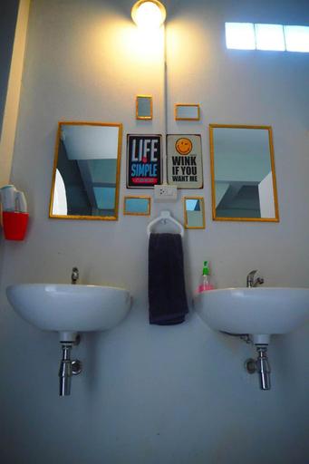 Bathroom 4, Wayla Hostel - Adults Only, Ko Lanta