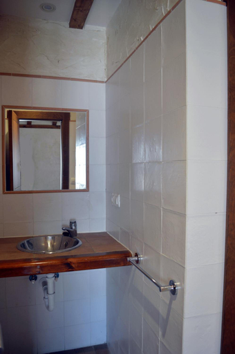 Bathroom 3, Santa Brigida Real 1, Burgos