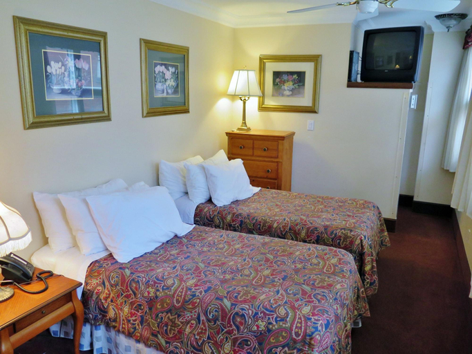 Bedroom 3, Madison Manor Boutique Hotel, Toronto