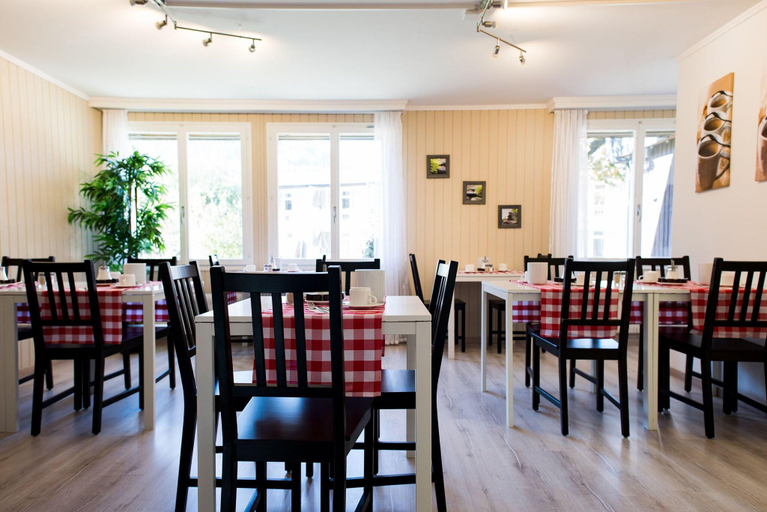 Food & Drinks 4, Jungfrau Hotel Annex Alpine Inn, Interlaken