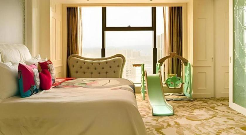 Bedroom 2, New Century Grand Hotel Zhejiang Sanli, Hangzhou