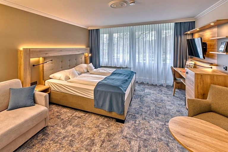 Bedroom 4, Ringhotel Ahrensburg, Stormarn