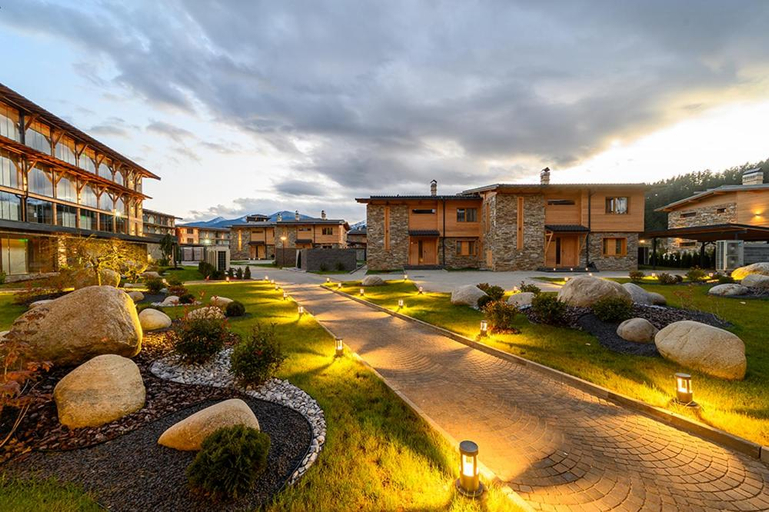 Exterior & Views 2, Grand Hotel Therme, Razlog