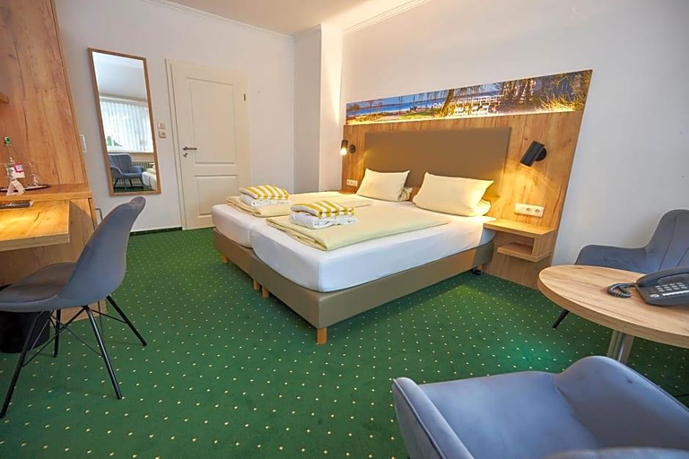 Bedroom 3, Flairhotel Hubertus, Ammerland
