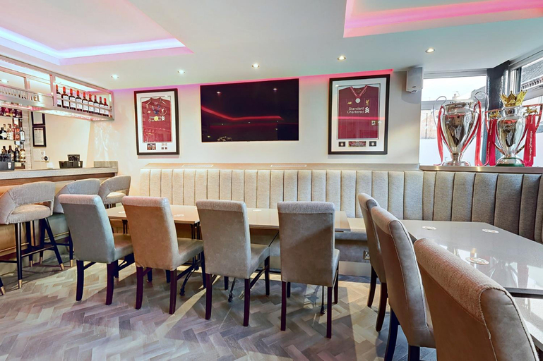 Food & Drinks 5, The Arc Hotel, Sefton
