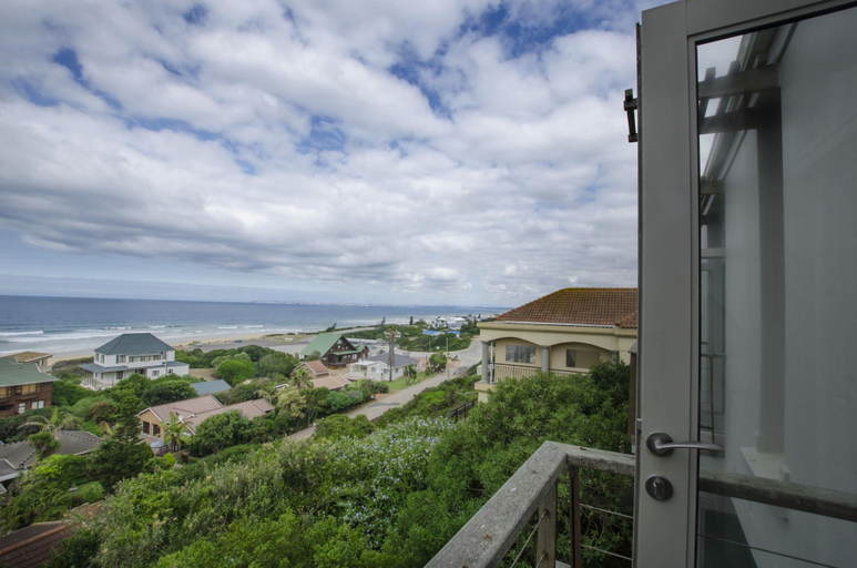 General view 4, 10 Elf Beach House, Eden
