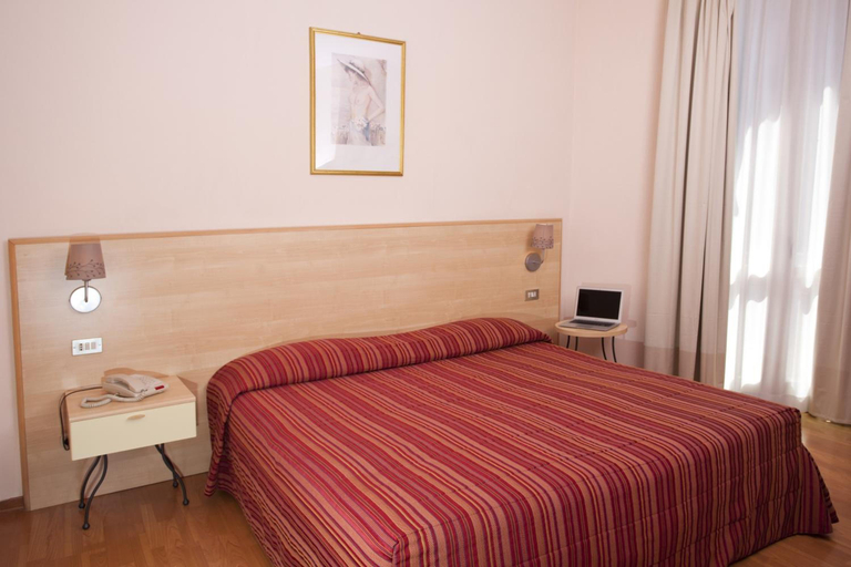 Bedroom 3, Hotel Ziò Imola, Bologna