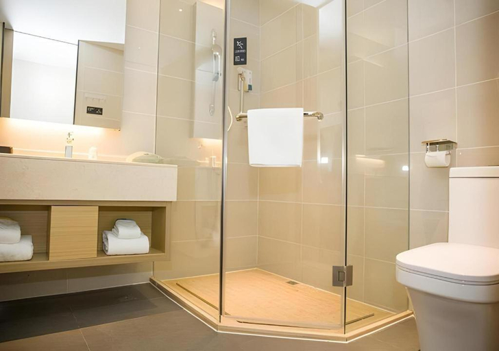 Bathroom 3, City Comfort lnn Dayi High-speed Railway Station, Chengdu