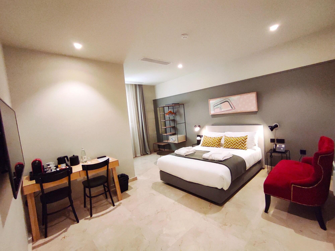 Room 3, De Manoel