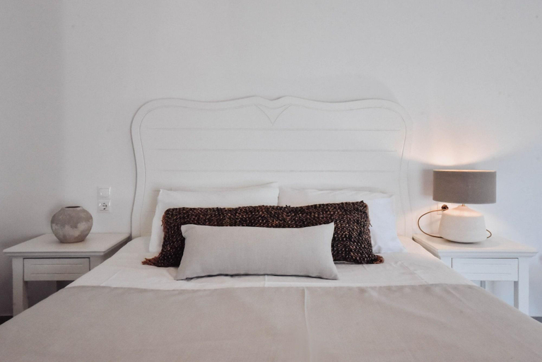Room 2, Ikaros Suites, Crete