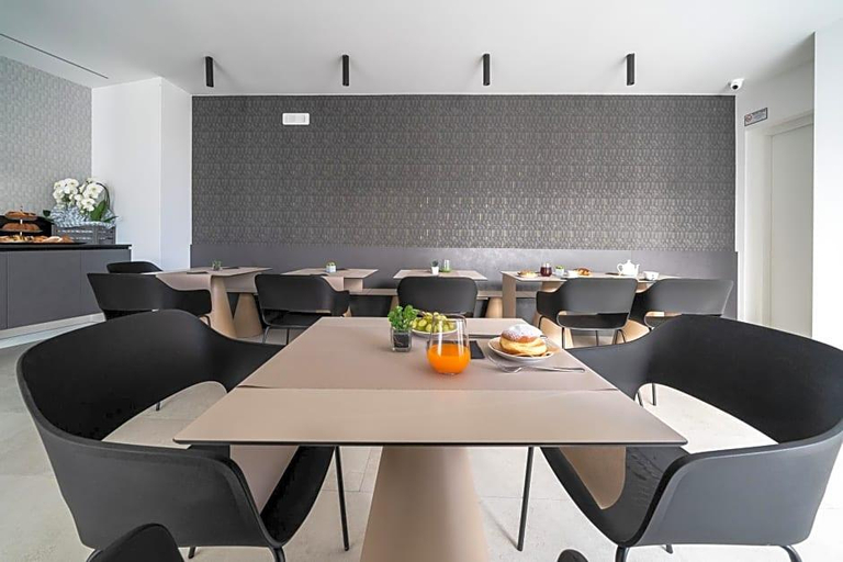 Public Area 2, Comfort Zone, Udine