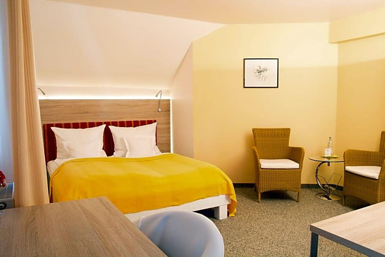 Bedroom 1, Hotel Gewv Rzmv Hle, Neumarkt in der Oberpfalz