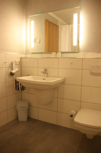 Bathroom 3, Gasthof Grofe, Soest