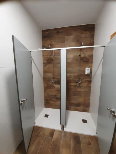 Bathroom 3, Albergue Casa Cuartel, Lugo