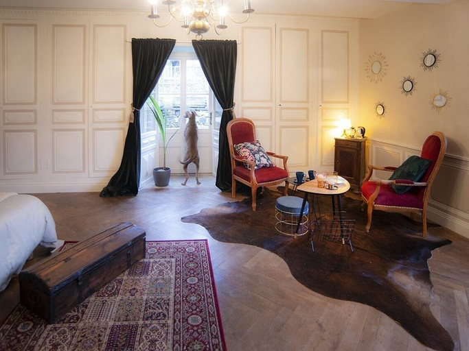 Room 3, Villa Colombier, Puy-de-Dôme