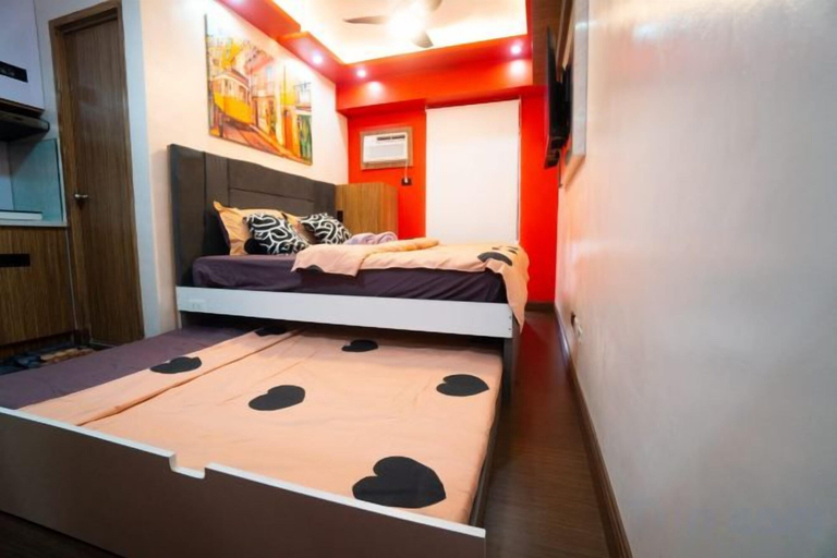 Room 2, Near Manila Airport. Lovely "HOTEL STYLE" Studio Condo, With Kitchenette + Swimming Pool, 7A, Parañaque
