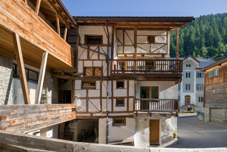 Exterior & Views 2, Jugendherberge Trin, Imboden