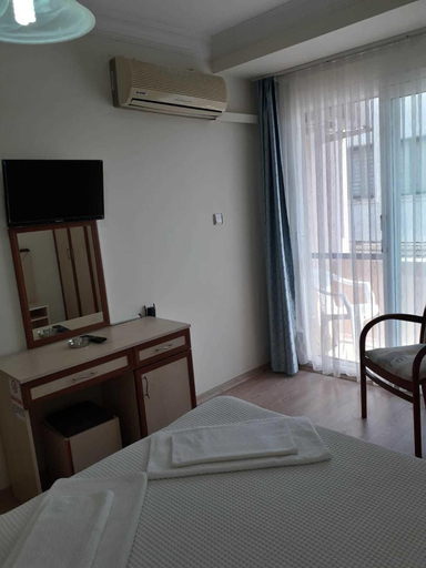 Bedroom 2, Ayhan Otel, Çeşme