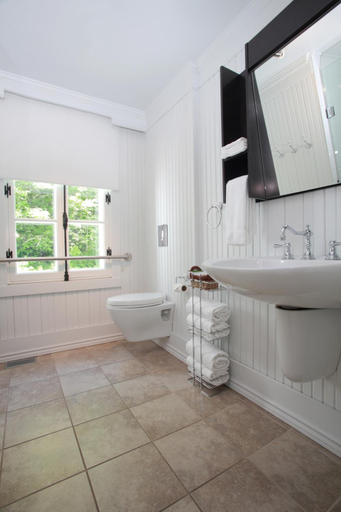 Bathroom 3, Village Historique De Val-jalbert, Le Domaine-du-Roy