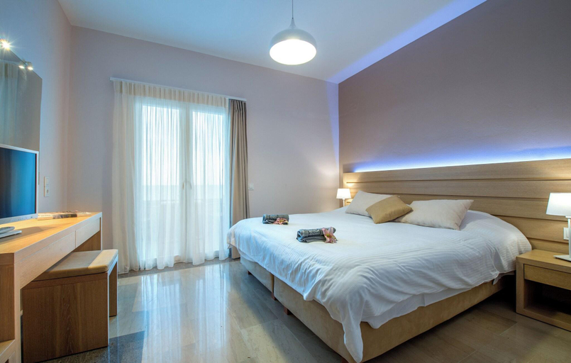 Bedroom 2, Krouzeri Beach Apartments, Ionian Islands