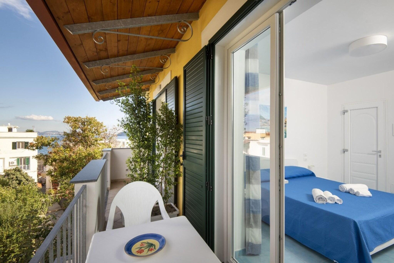 Terrace 2, La Vigna Rooms Apartments, Napoli