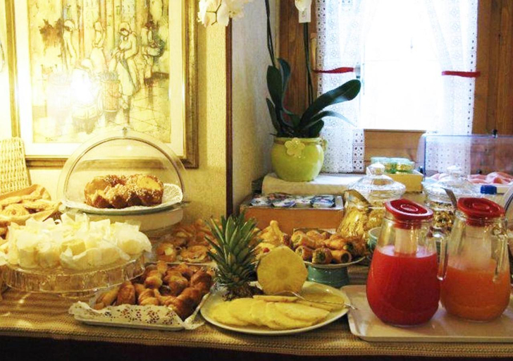 Food & Drinks