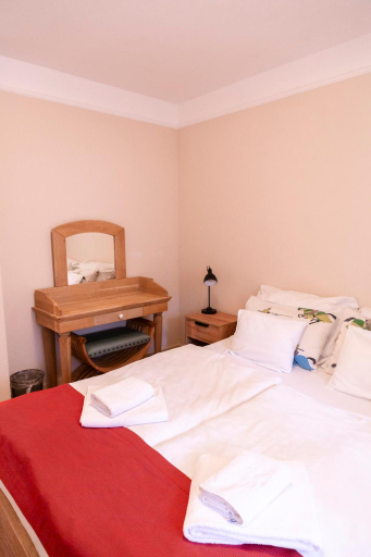 Bedroom 4, Mathias Rex, Szentendre