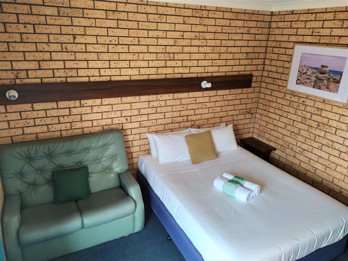 Bedroom 5, Toukley Motel, Wyong - North-East