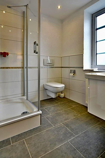 Bathroom 4, Hotel Zur Goldenen Sonne, Hochtaunuskreis