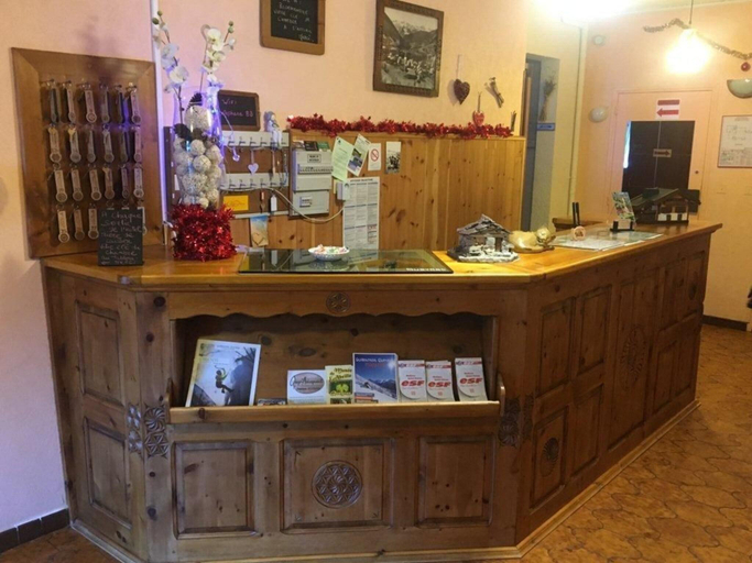 Public Area 3, Hotel Le Guilazur, Hautes-Alpes