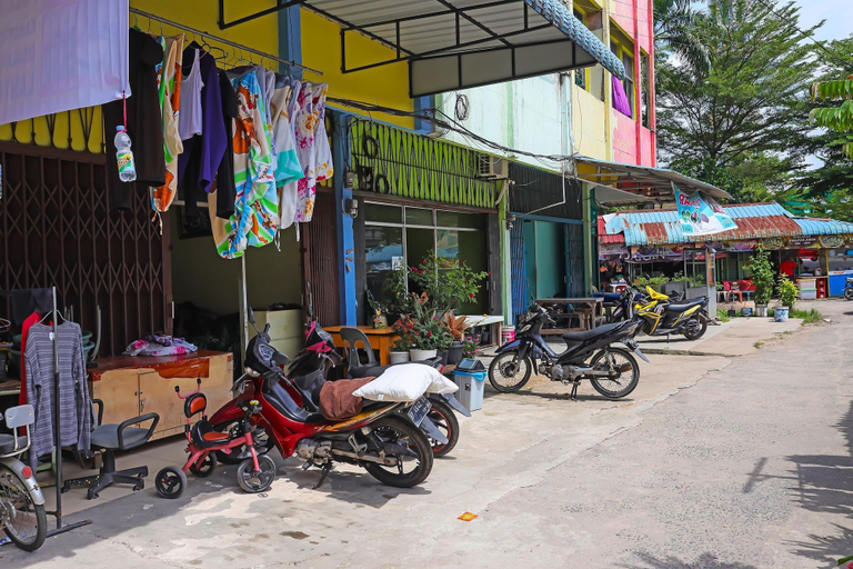 General view 1, Spot On 92186 Penginapan Lorra, Batam
