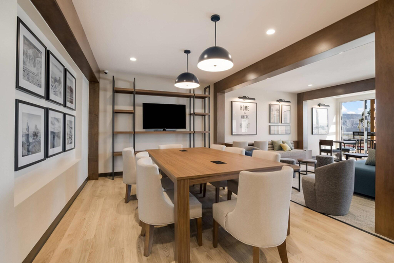 Public Area, Everhome Suites Corona, Riverside