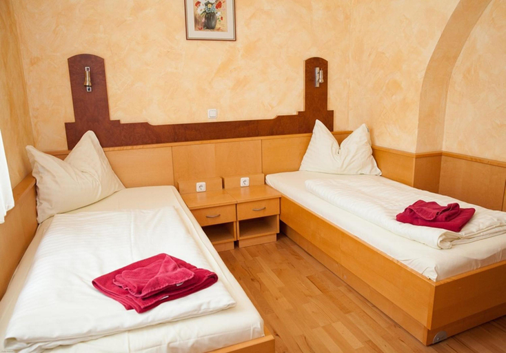 Bedroom 3, Gasthof Roderich Hotel, Korneuburg