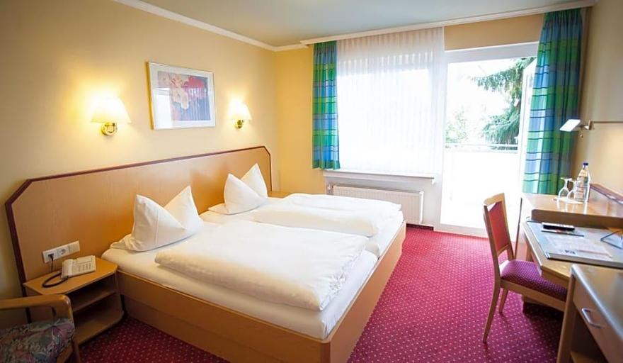 Bedroom 2, Hotel Restaurant Zur Post Lohfelden, Kassel