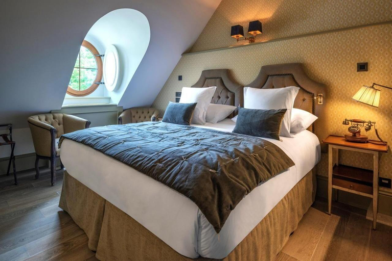 Bedroom 4, Château Brachet, Savoie