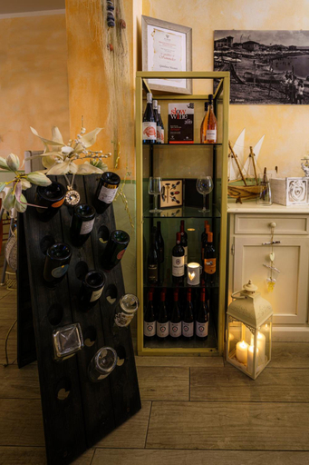 Others 1, Albergo La Lampara, Livorno