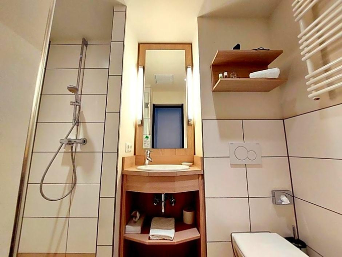 Bathroom 4, Heinrich Pesch Hotel, Ludwigshafen am Rhein