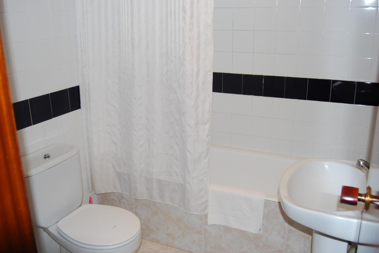 Bathroom 3, Hotel El Haya, Cantabria
