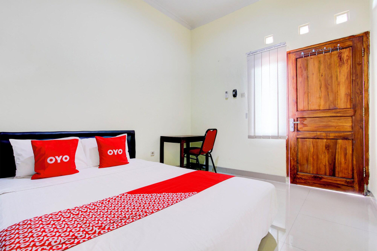 Room 2, Oyo 94249 Joglo Sorogenen, Sleman