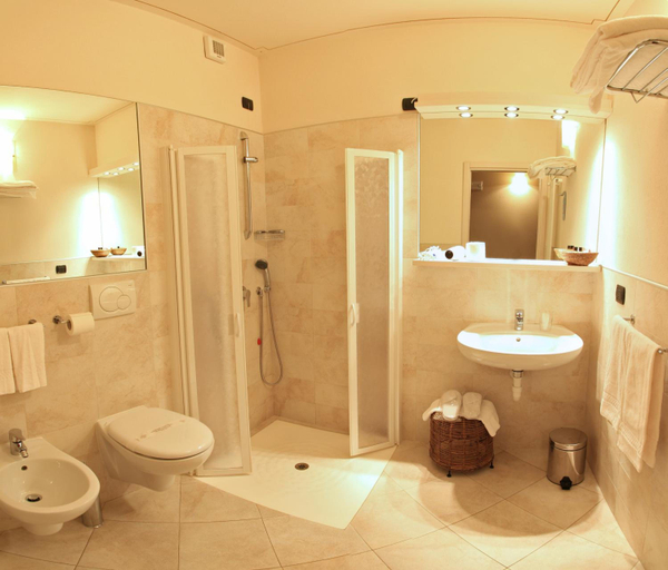 Bathroom 5, Albergo Della Ceramica, Cuneo