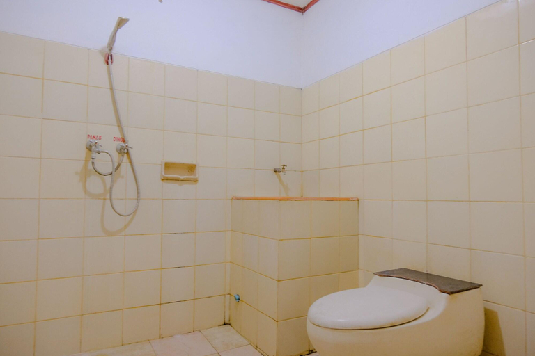 Room 5, Oyo Life 2638 Hotel Raya, Magetan