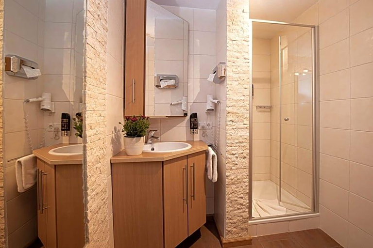 Bathroom 4, Hotel Gasthof Im Wiesengrund, Oberallgäu