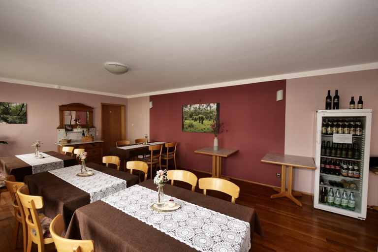 Food & Drinks 5, Hotel Bett & Frühstück, Groß-Gerau